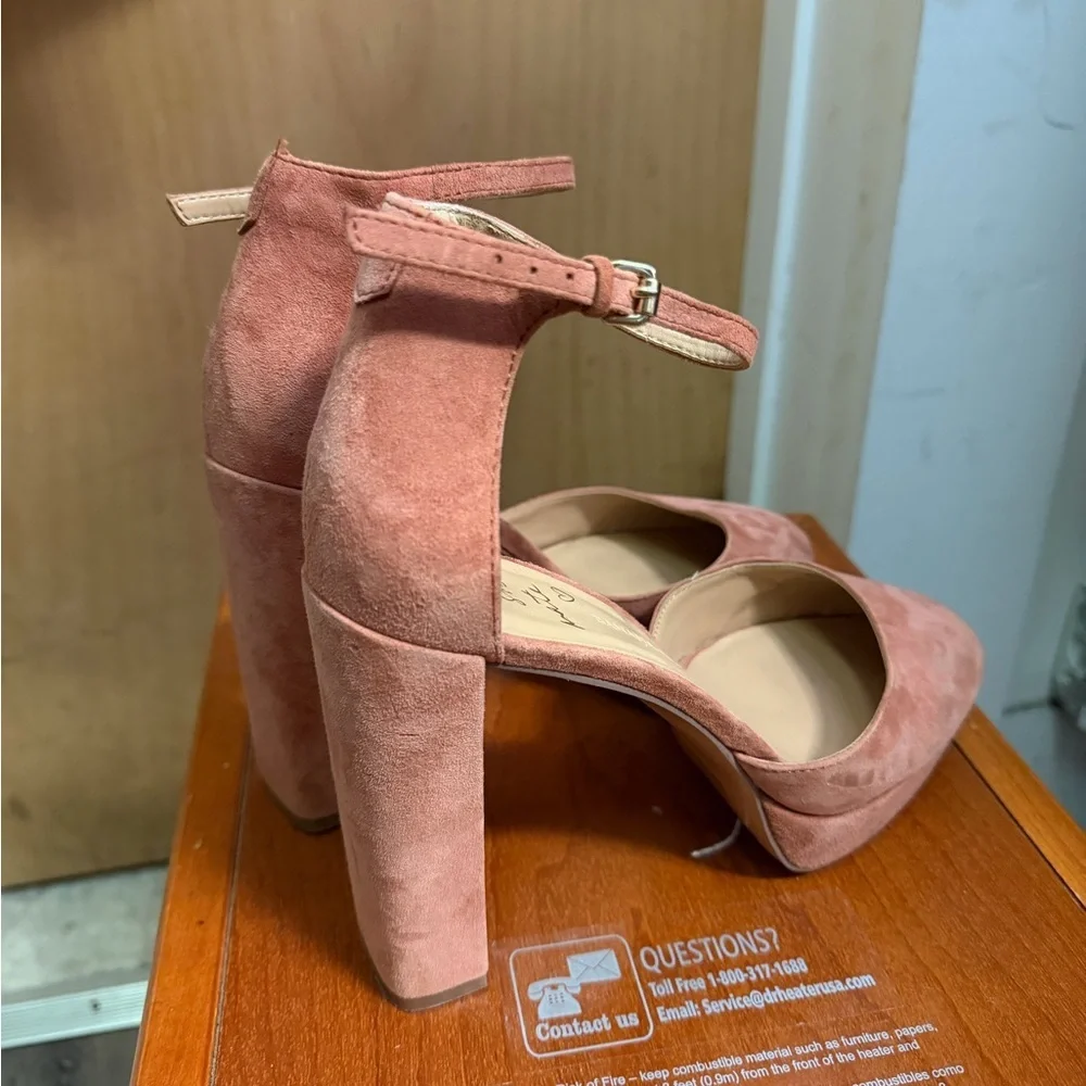 Banana Republic conditions preowned